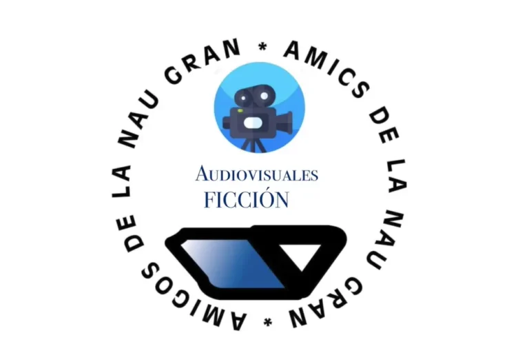 Logotipo con letras negras y dibujo de una camara de cine