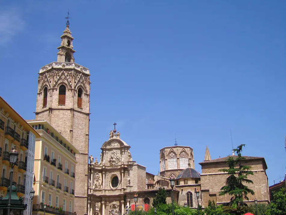 Plaza de la Reina, Miguelete y Puerta Barroca Catedral de Valencia