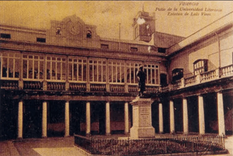 Fotografía del edificio de La Nau e color sepia